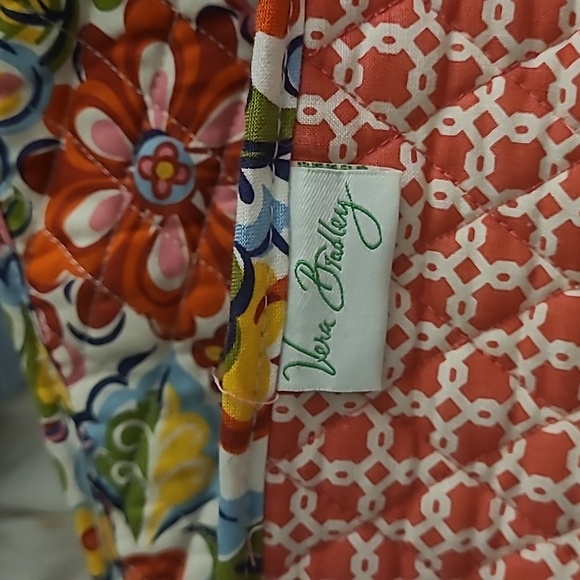 Unused Vera Bradley quilted floral garment bag - Picture 6 of 7